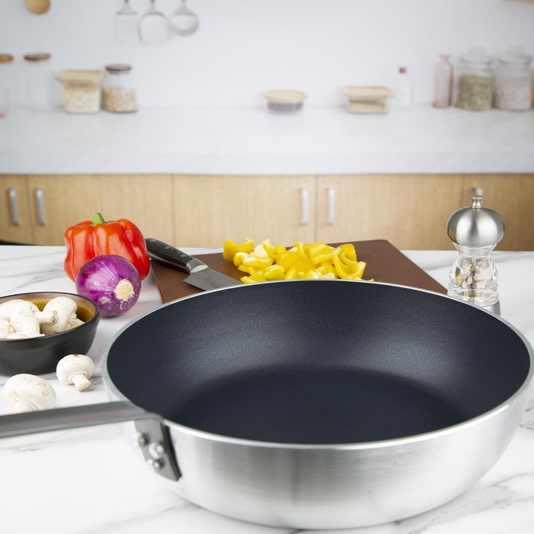  Vogue Aluminium Antihaft Teflon Platinum Plus Sauteuse 32cm 