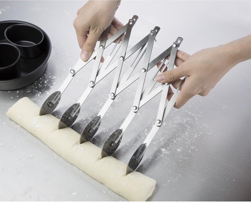  Vogue Ausziehbarer Teigschneider 5 R&auml;der 